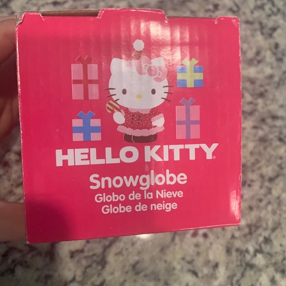 Hello kitty sanrio snowglobe 2013 - Picture 4 of 6